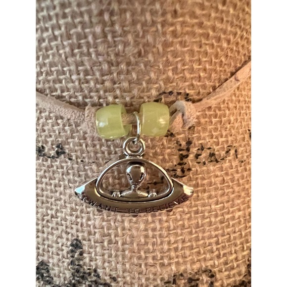 Alien on a Trip Choker Necklace with Glow in the Dark Beads - Picture 1 of 14